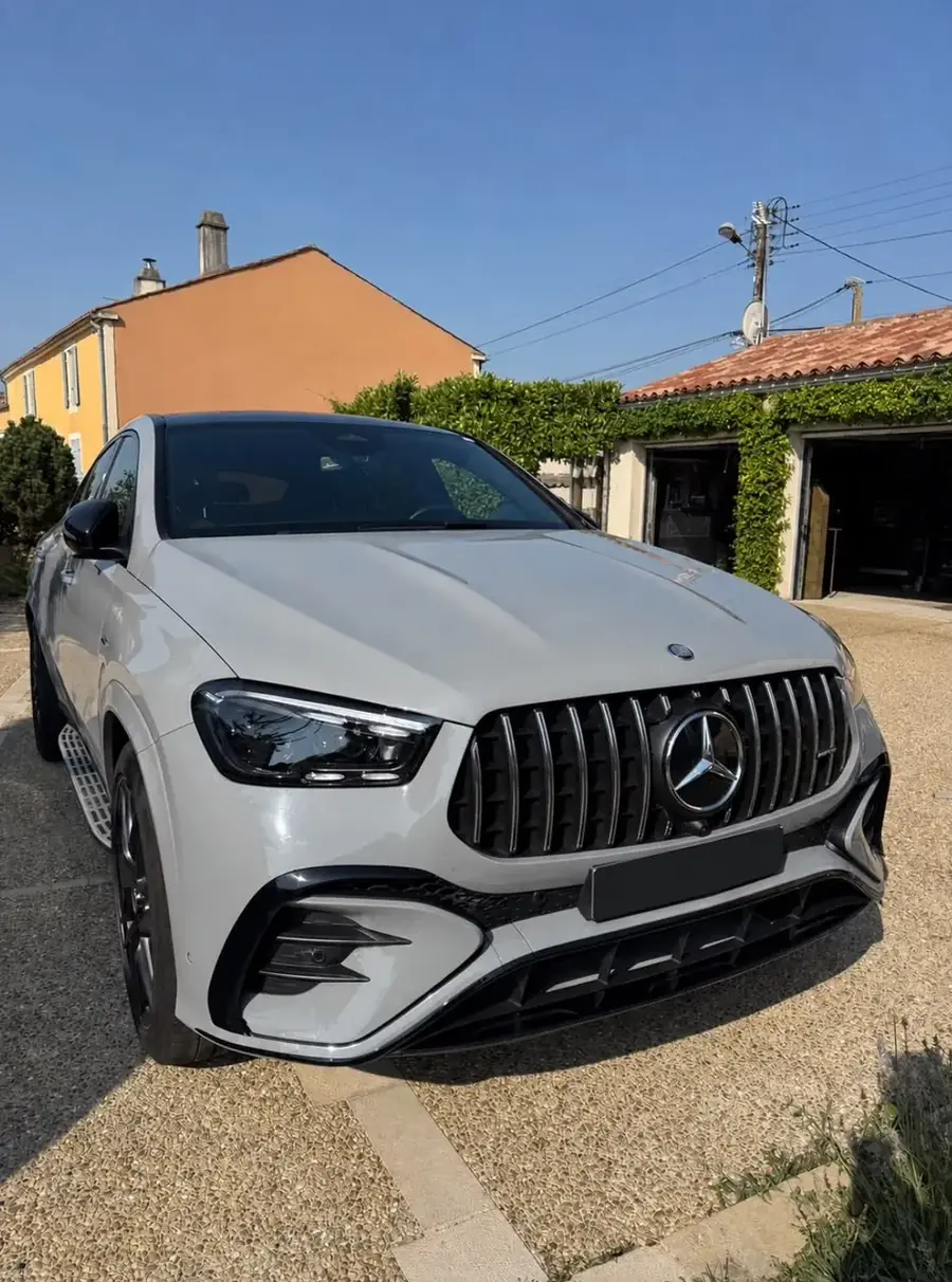 Mercedes-AMG GLE Coupé gris après nettoyage extérieur